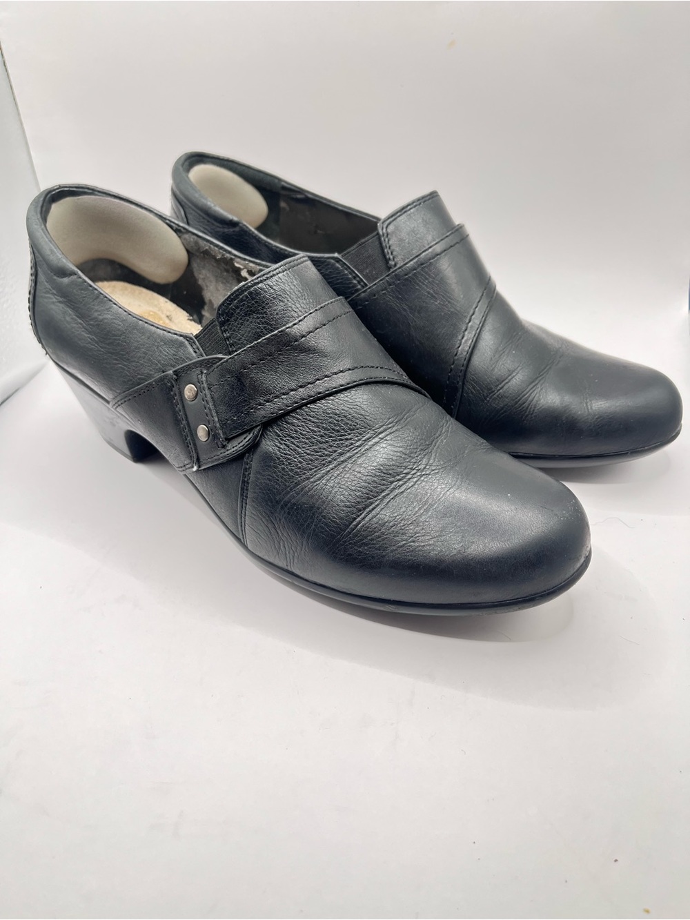 Michelle D 9M Black Leather Women's Slip-On Booties